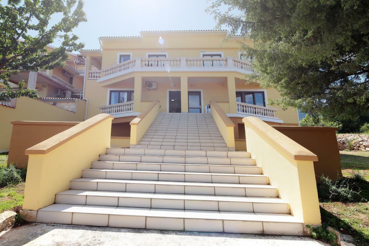 Apartments Galboka Нерезине Екстер'єр фото
