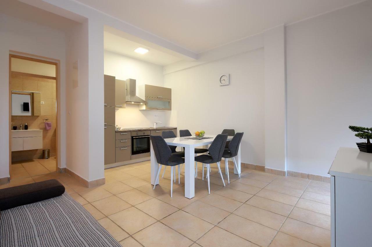 Apartments Galboka Нерезине Екстер'єр фото