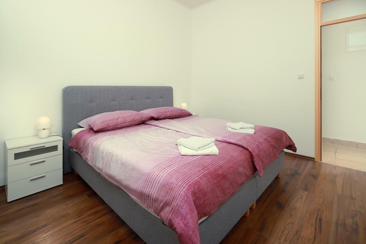 Apartments Galboka Нерезине Екстер'єр фото