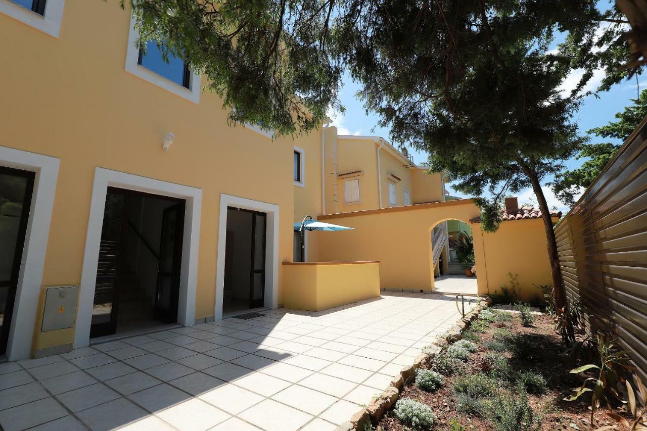 Apartments Galboka Нерезине Екстер'єр фото