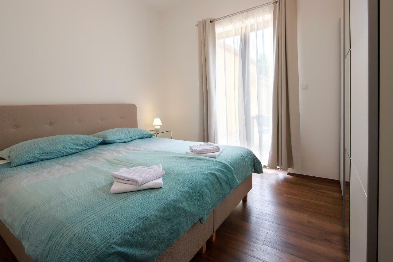 Apartments Galboka Нерезине Екстер'єр фото
