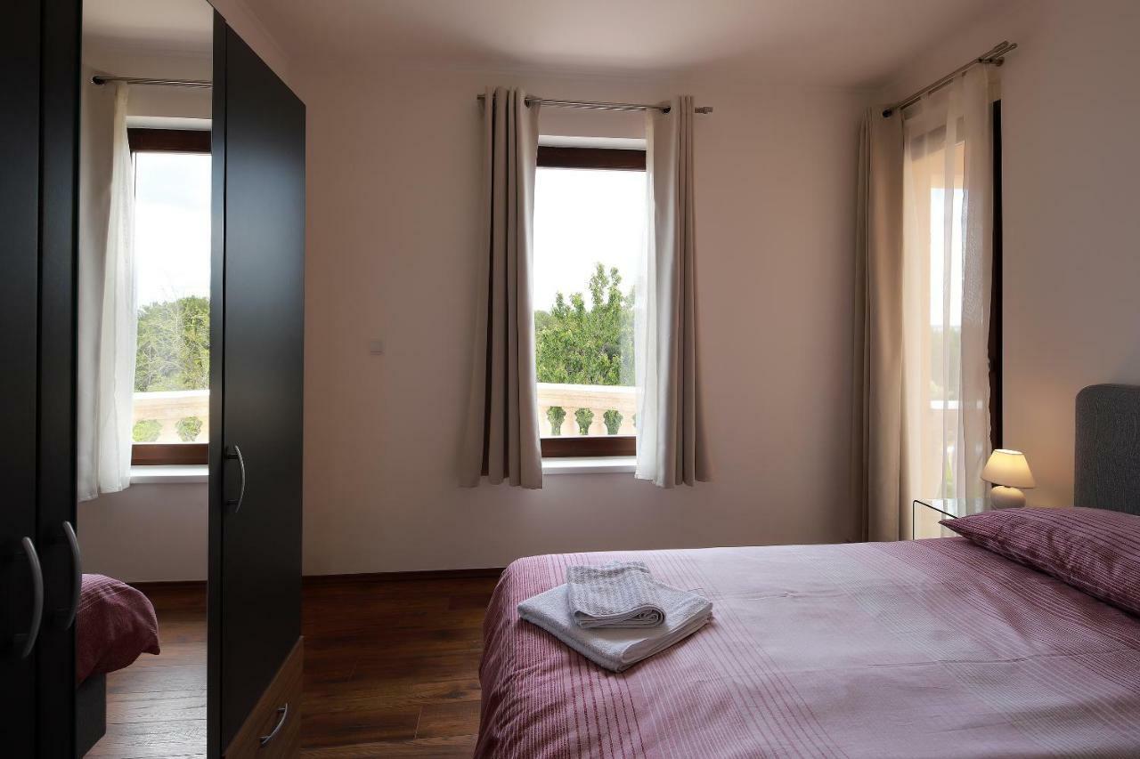 Apartments Galboka Нерезине Екстер'єр фото