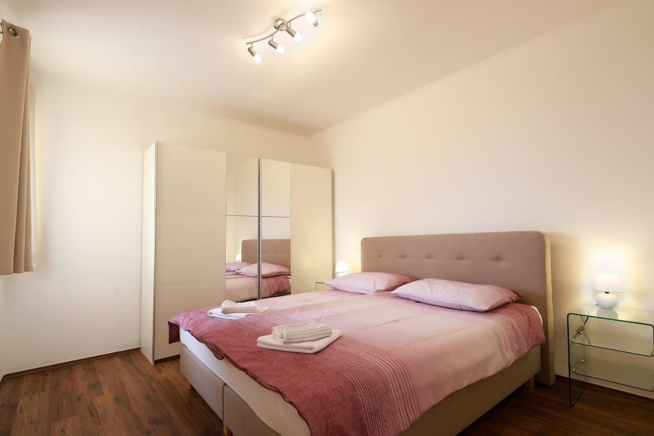 Apartments Galboka Нерезине Екстер'єр фото