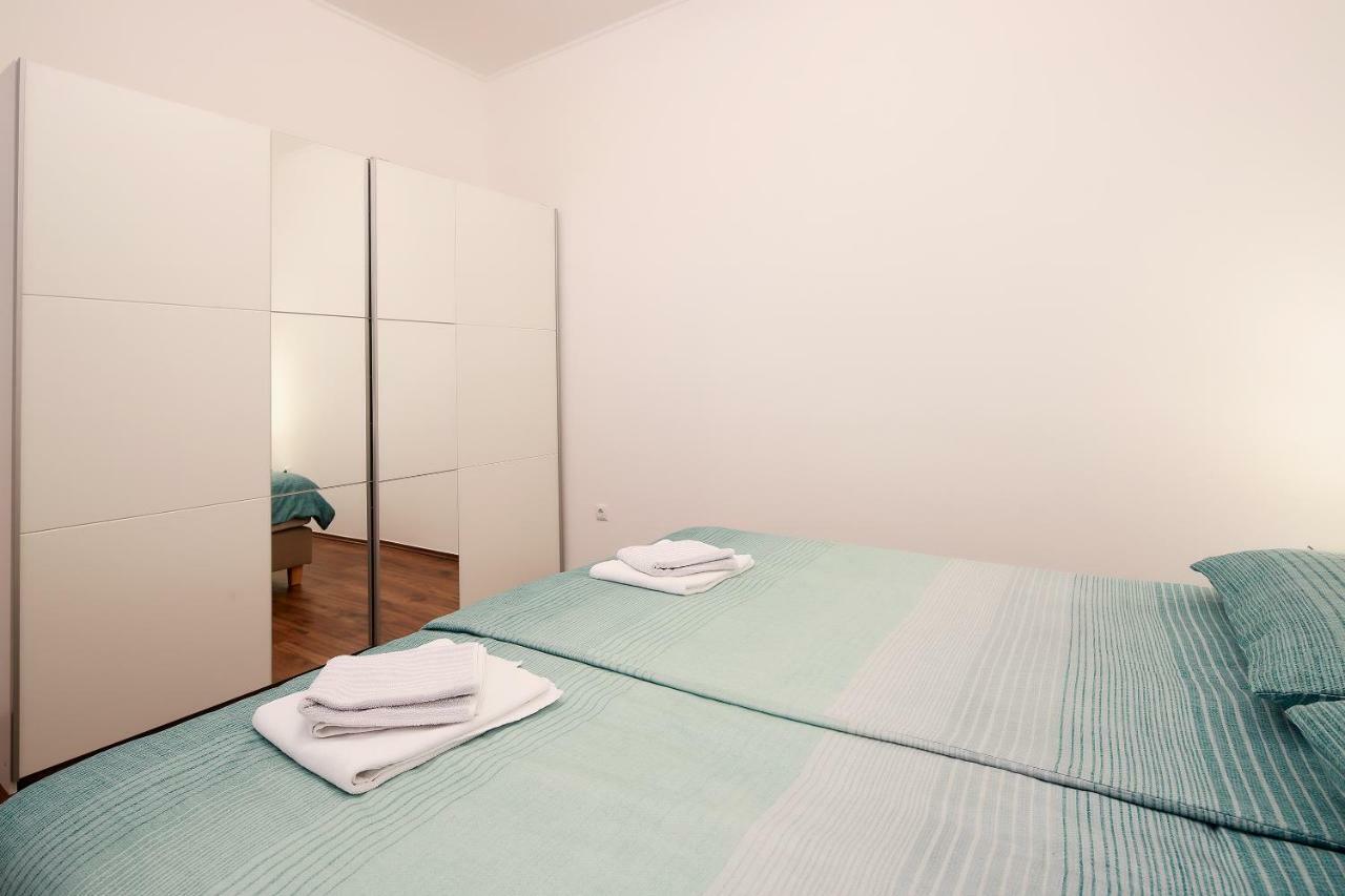 Apartments Galboka Нерезине Екстер'єр фото