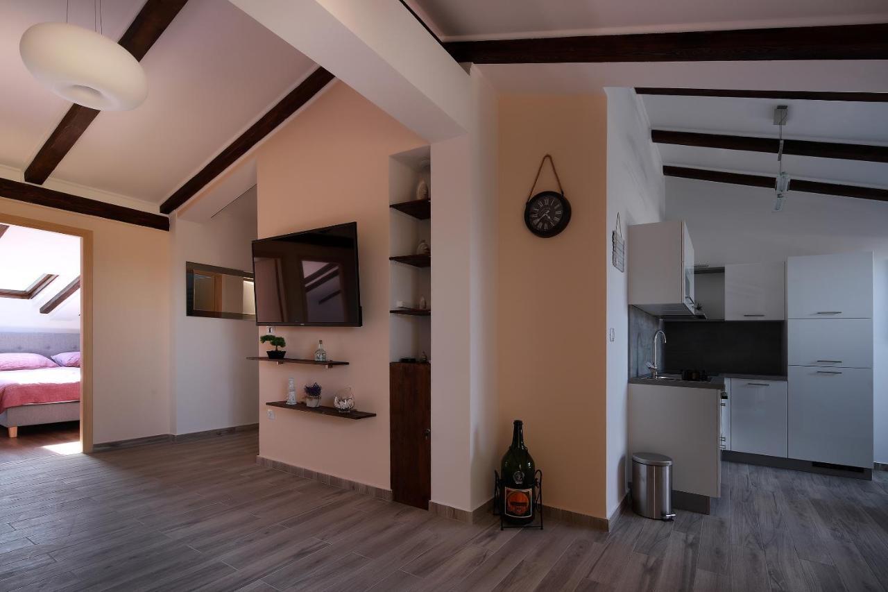 Apartments Galboka Нерезине Екстер'єр фото