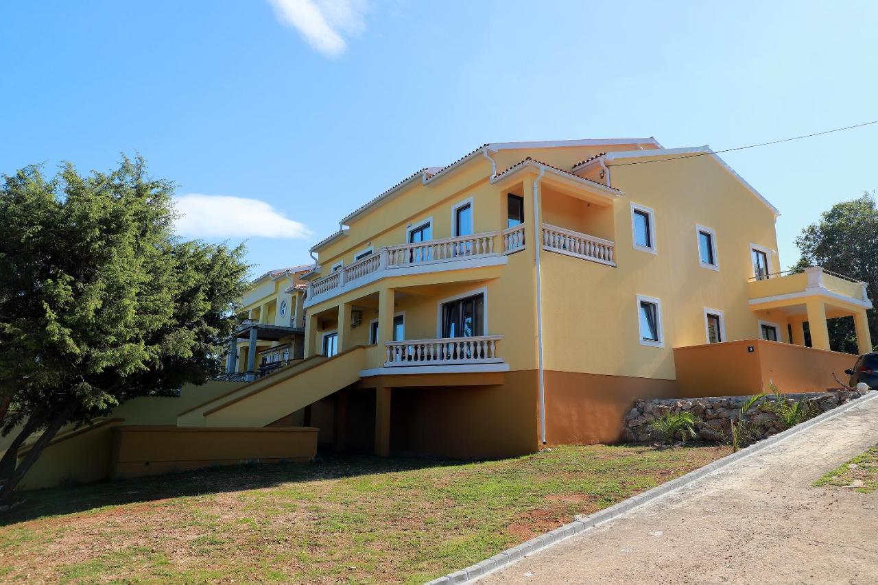 Apartments Galboka Нерезине Екстер'єр фото